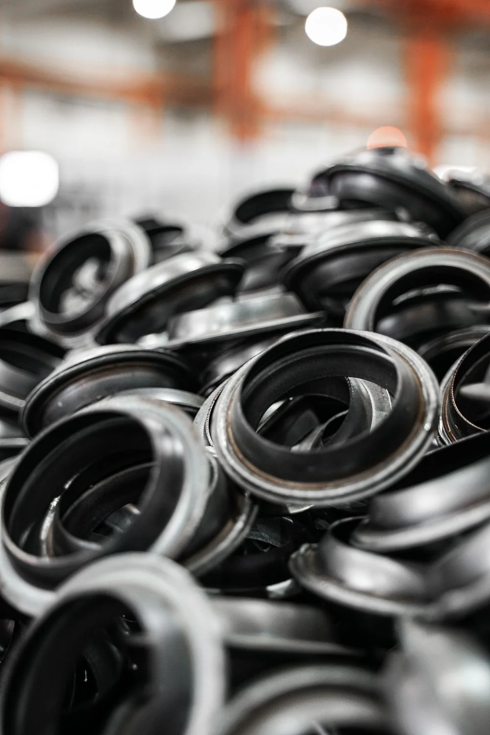 Efficiënt en kostenbesparend reinigen met droogijs in de rubber- en bandenproductie