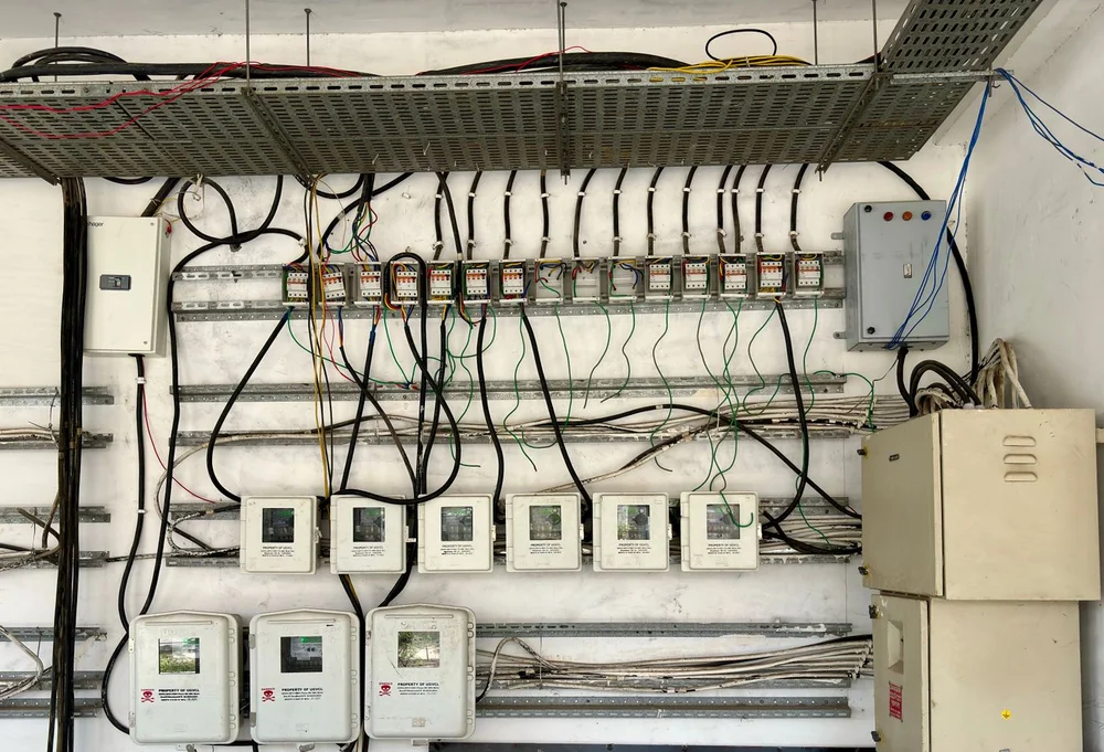 PLC’s & besturingen reinigen met droogijs in de gieterijen