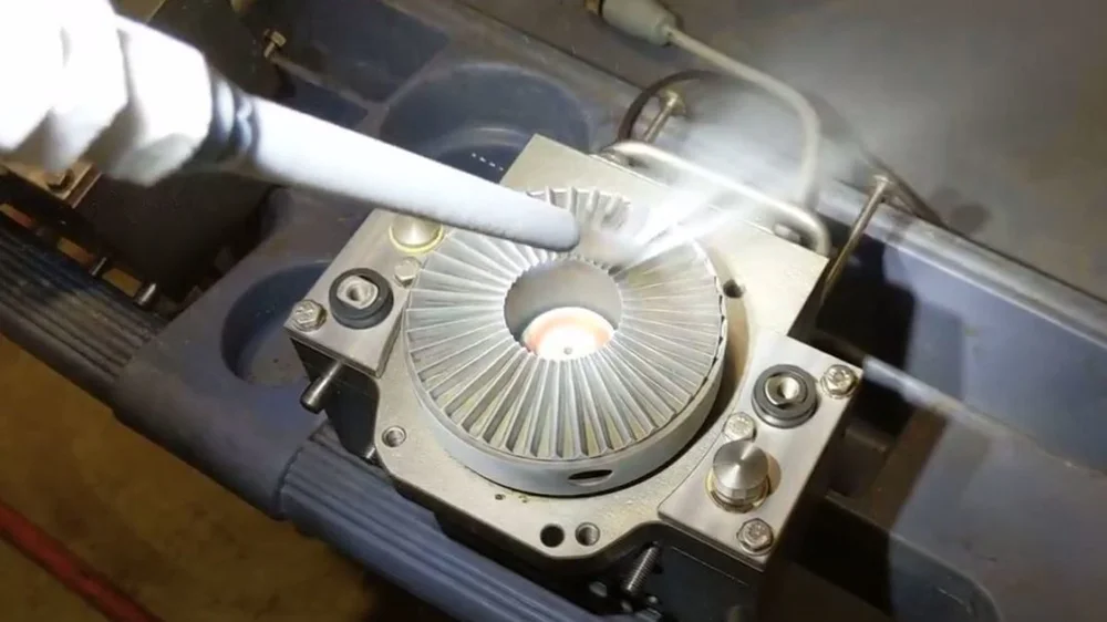 Maximale uptime reinigen met droogijs in de koffiebranderij